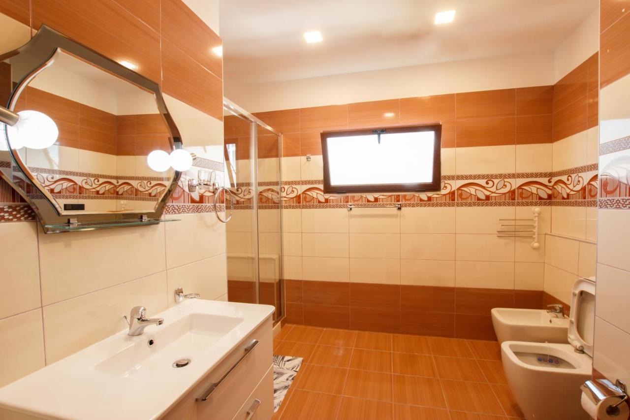 The Luxe Apartments Gjirokaster Bagian luar foto